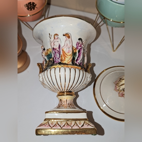 RARE Capodimonte Keramos Hand Painted Italian Porcelain Urn w/ Lid - Picture 11 of 13